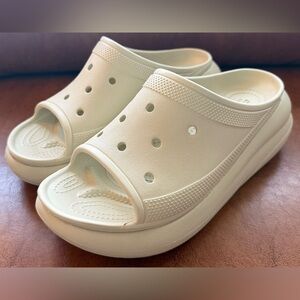 Crocs Crush Slide Bone Platform Sandals Unisex W11 M9 EUC 208731
